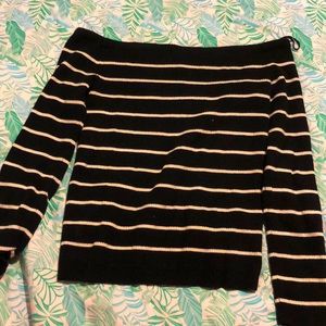 I am selling a off shoulder long sleeve cotton top